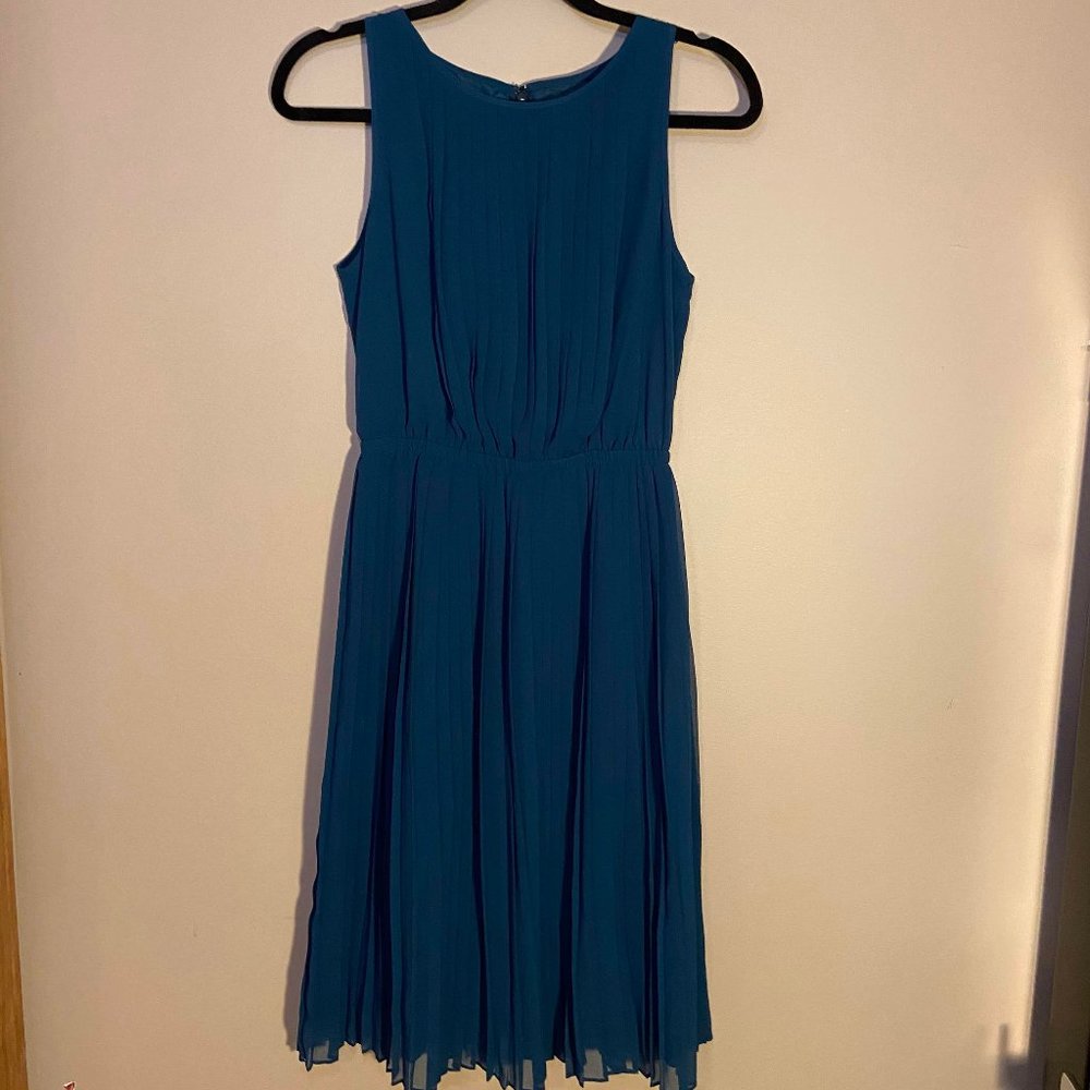 🌺 2/$25 Blue Banana Republic Dress